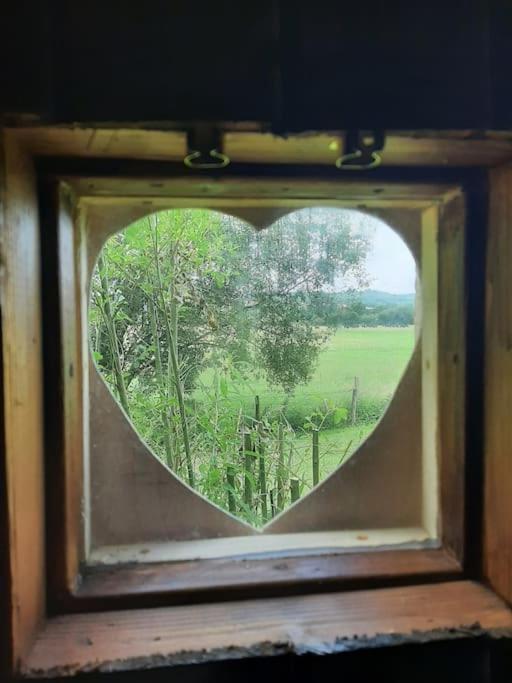 Appartamento Off Grid Rosie Sheperd Hut And Summerhouse Plus 1 Acre At Tanyrallt Llanybyther Esterno foto